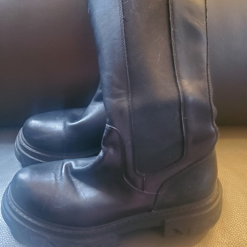 Steve Madden platform boots